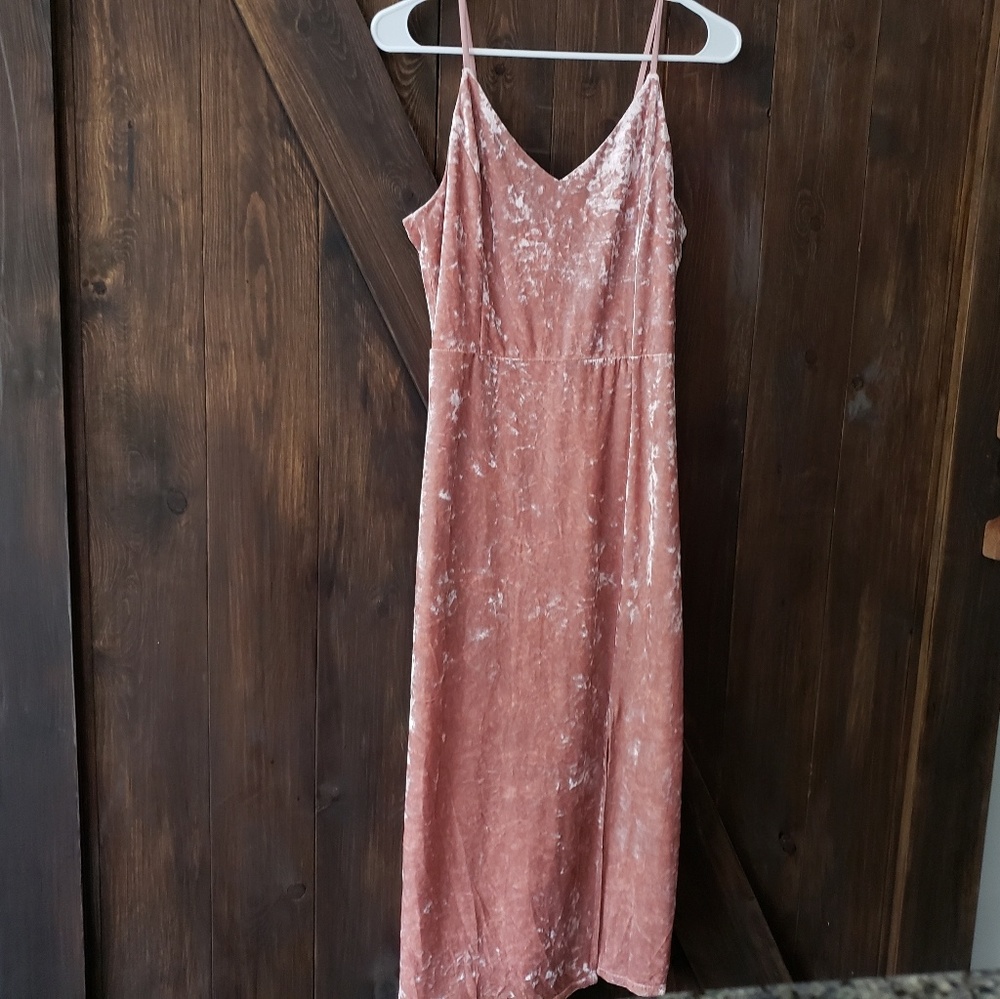 NWT Moon River Velvet Midi Dress